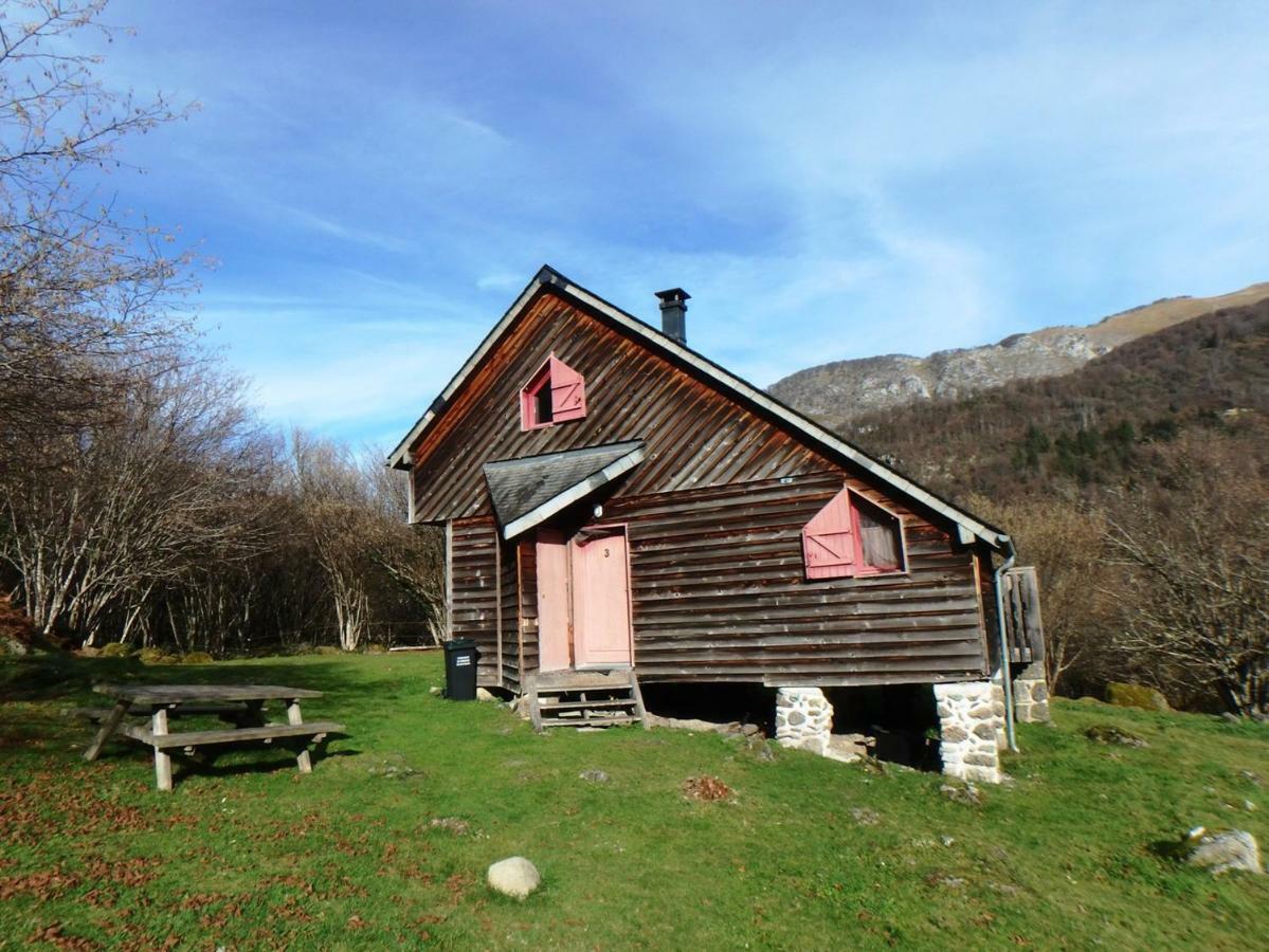 Les chalets de la forêt d'Issaux Osse-en-Aspe Exterior foto